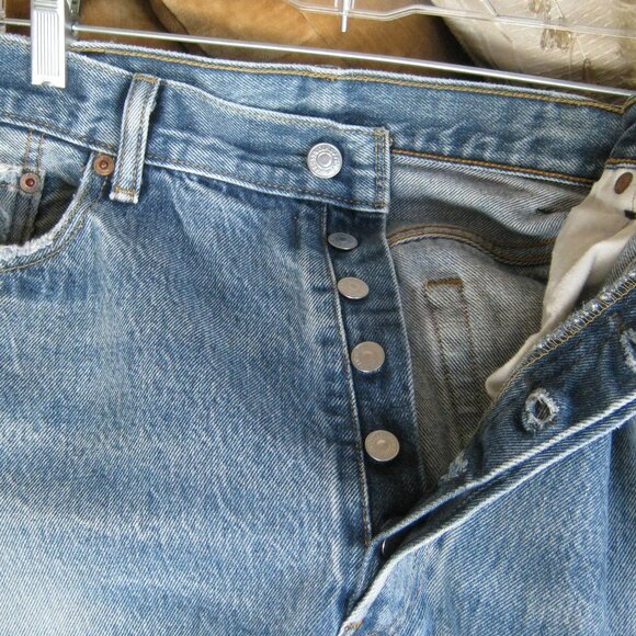 Vintage Levis Men's 501Jeans Button Fly Distressed 40W 38L (actual 39W 33.5L) - Picture 5 of 9